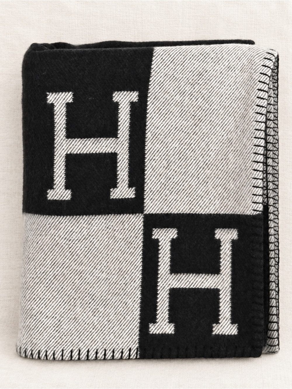 Pre Owned - Hermés Avalon H Blanket Black + Gray